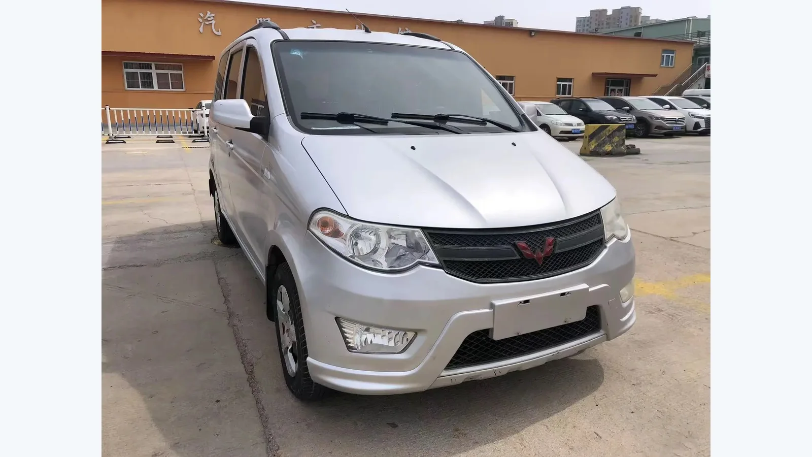 Used Wuling Hongguang Side profile thumbnail