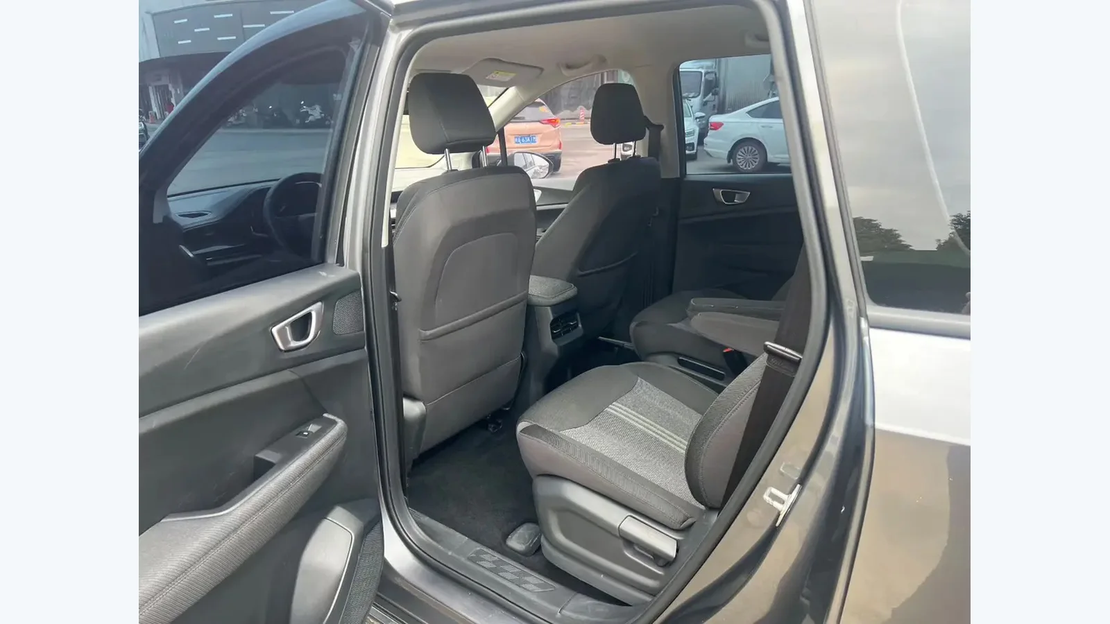 Used Wuling Jiachen Photo 1 thumbnail