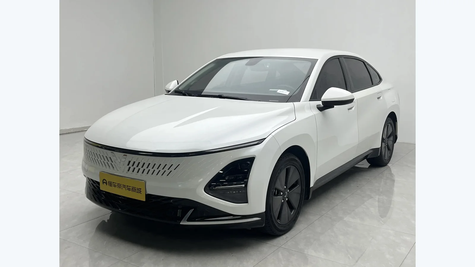 Used Wuling Starlight Front 45-degree reference for China export