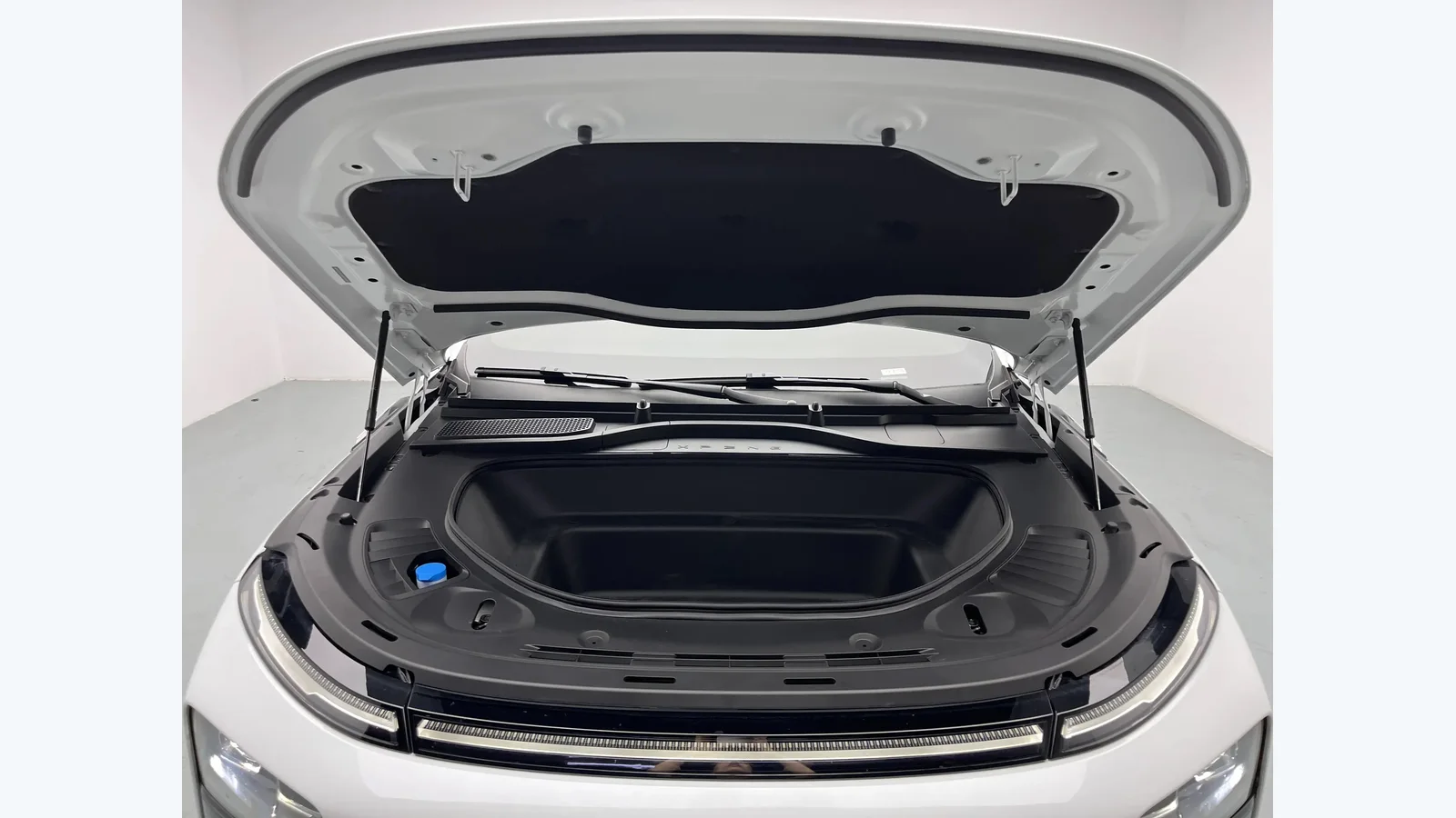 Used XPeng G9 Seats thumbnail
