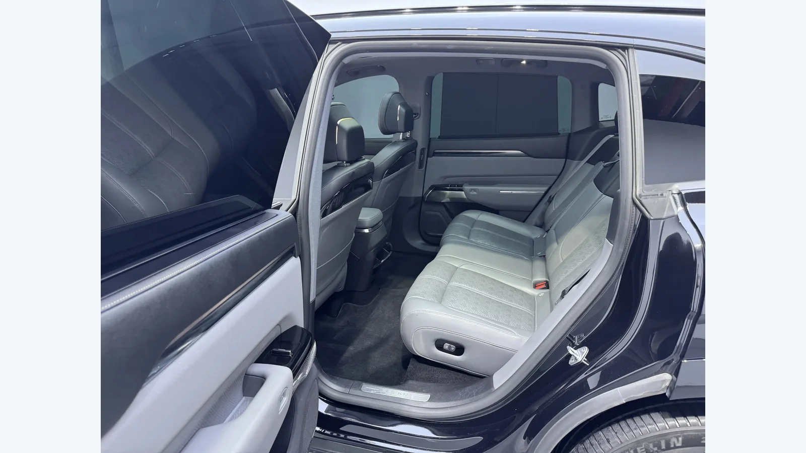 Used Zeekr 7X Seats thumbnail